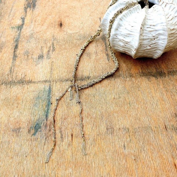 Marie Laure Chamorel sidabrinis kaklo papuošalas su aukso siūlu GOLD GREY Marie Laure Chamorel sidabrinis kaklo papuošalas su aukso siūlu GOLD GREY